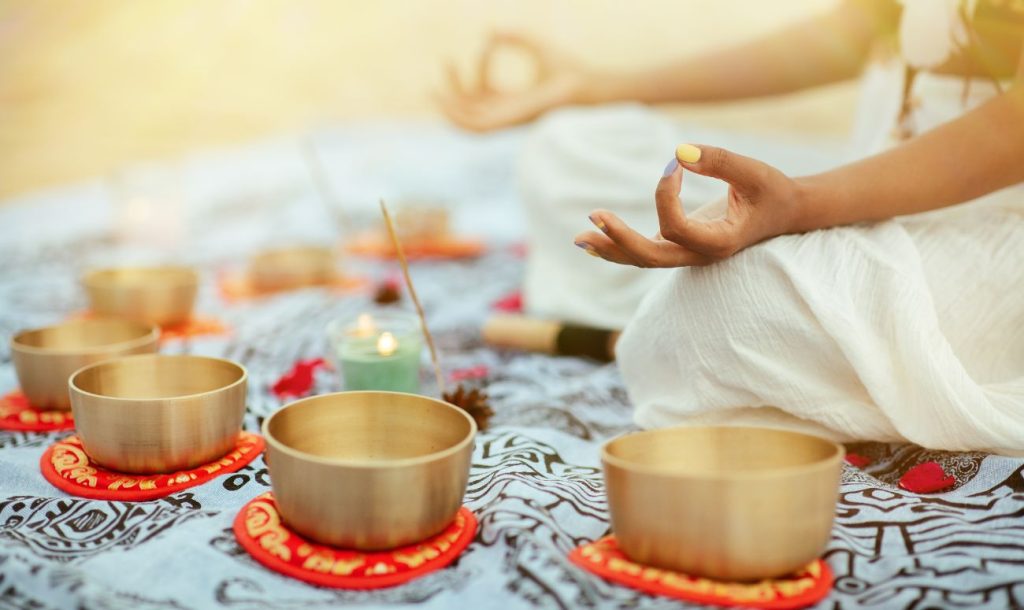 What Is Om So Hum Mantra? Meaning And Benefits  